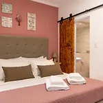 Naria Medieval House 아파트 *