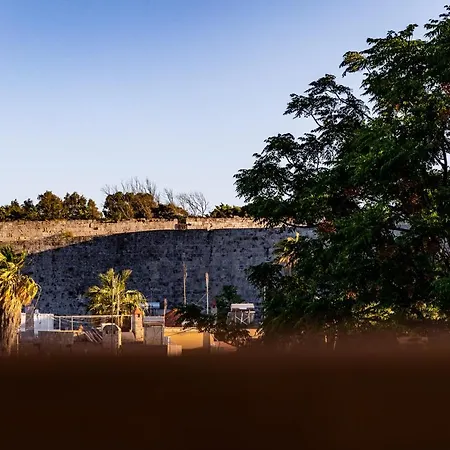דירה Naria Medieval House *