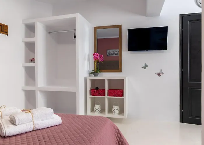 شقة Naria Medieval House *